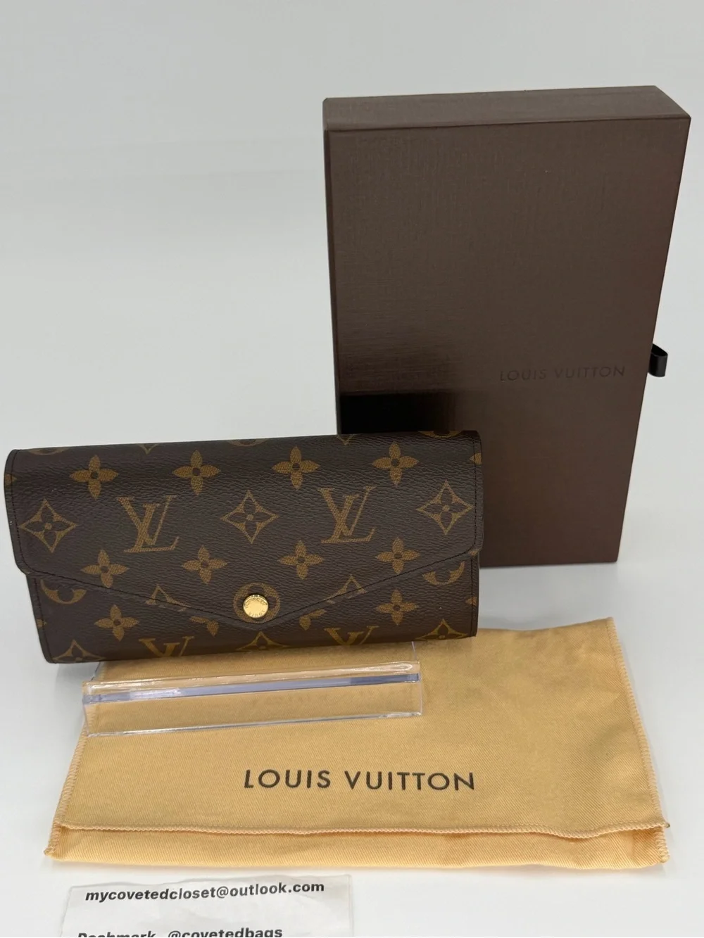 LV Sarah Monogram Canvas w/Pink interior Wallet Full Set w/Box Dust Bag and COA - Picture 2 of 10